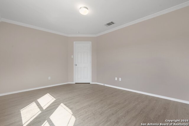 Listing photo id 18 for 5644 Brougham Way