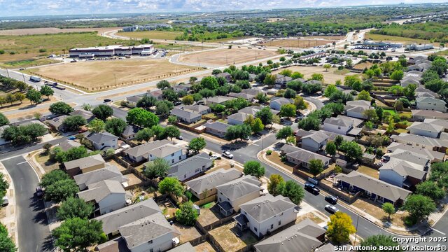 Listing photo id 27 for 5644 Brougham Way