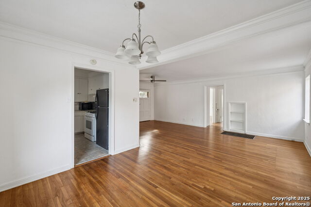 Image 11 of 25 For 515 Olmos Dr E 2