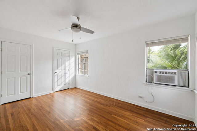 Image 18 of 25 For 515 Olmos Dr E 2