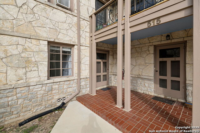 Image 2 of 25 For 515 Olmos Dr E 2