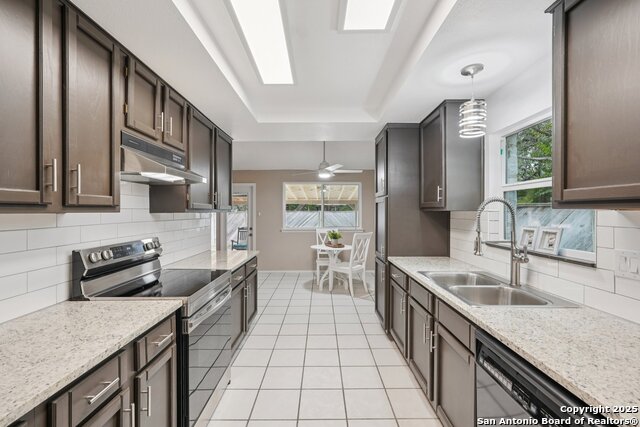 Listing photo id 9 for 5327 Timber Glade