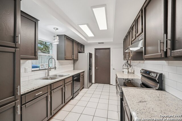 Listing photo id 10 for 5327 Timber Glade