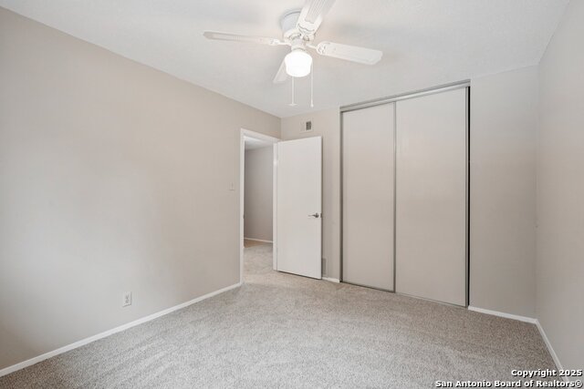 Listing photo id 18 for 5327 Timber Glade