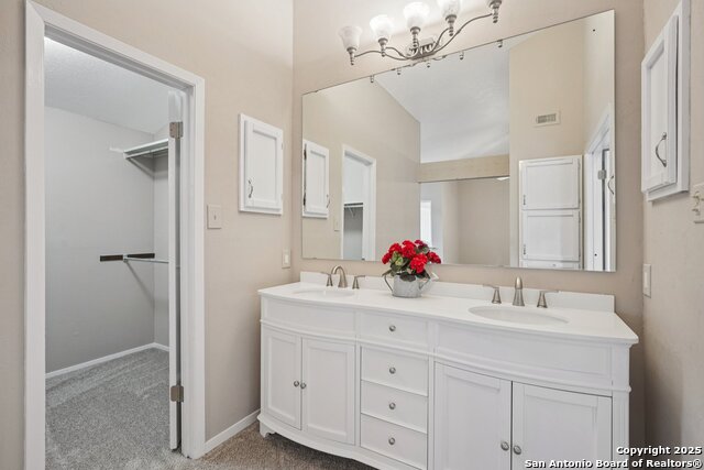 Listing photo id 23 for 5327 Timber Glade