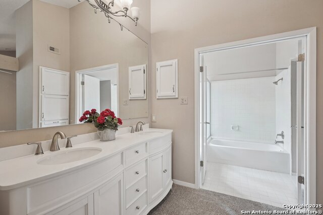 Listing photo id 25 for 5327 Timber Glade