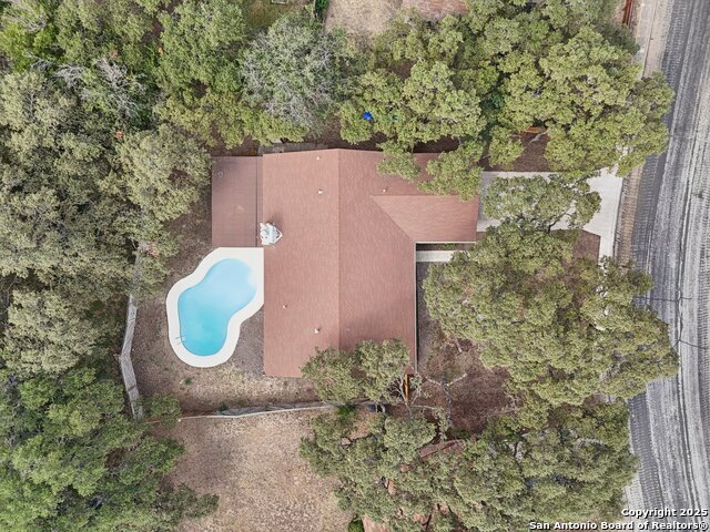 Listing photo id 34 for 5327 Timber Glade