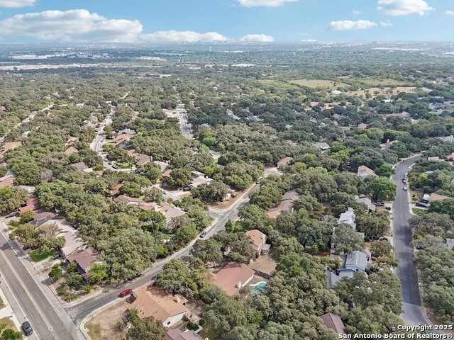 Listing photo id 35 for 5327 Timber Glade