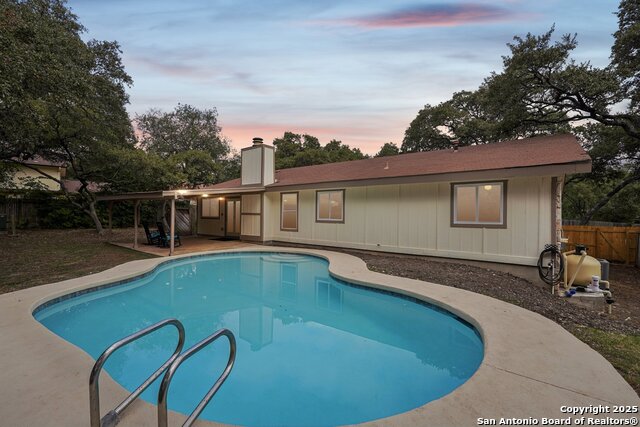 Listing photo id 38 for 5327 Timber Glade