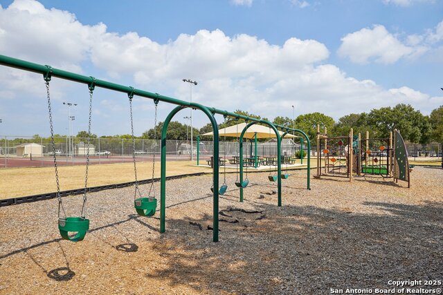 Listing photo id 42 for 5327 Timber Glade