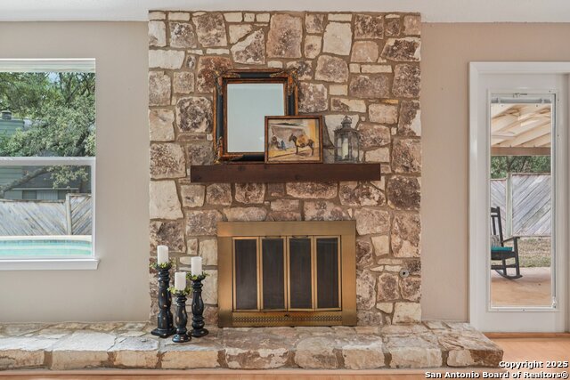 Listing photo id 5 for 5327 Timber Glade