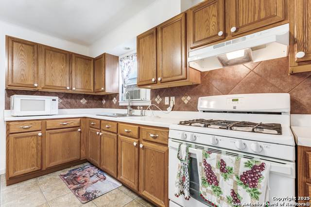 Image 13 of 25 For 310 Chipinque