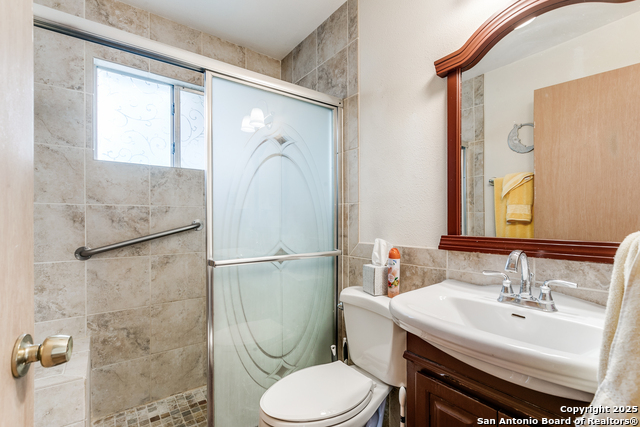 Image 22 of 25 For 310 Chipinque