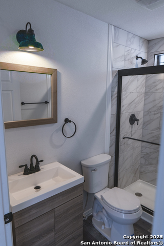 Image 10 of 24 For 1426 Logwood Ave