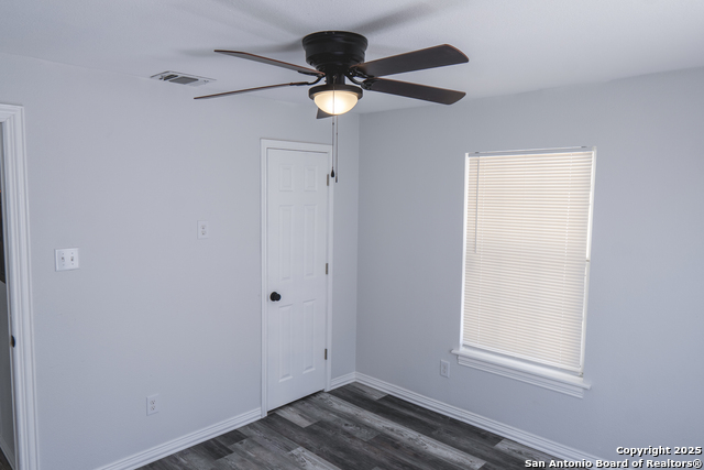 Image 18 of 24 For 1426 Logwood Ave