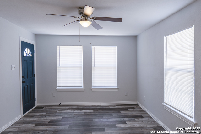 Image 4 of 24 For 1426 Logwood Ave