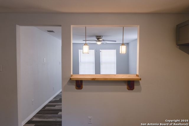 Image 7 of 24 For 1426 Logwood Ave