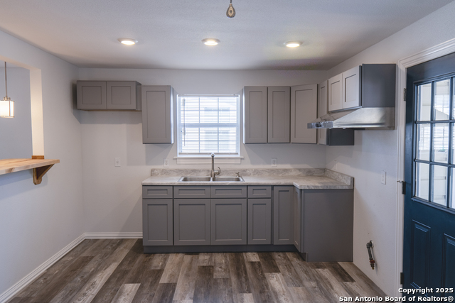 Image 8 of 24 For 1426 Logwood Ave