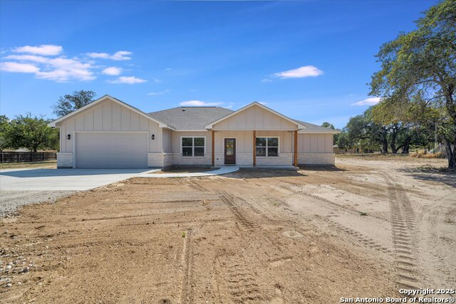 Details for 506 Cr 6868 E, Natalia, TX 78059