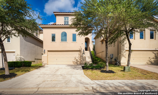 Listing photo id 0 for 4135 Woodbridge Way