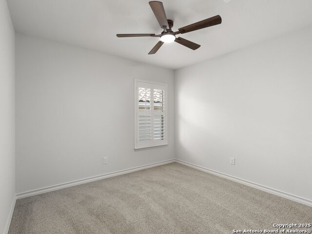 Listing photo id 26 for 4135 Woodbridge Way