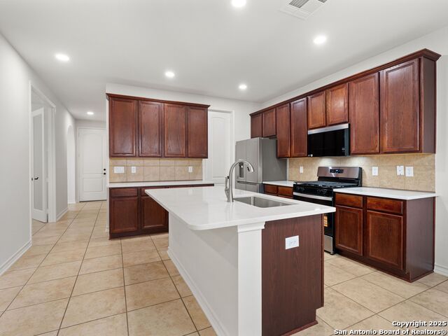 Listing photo id 1 for 4135 Woodbridge Way