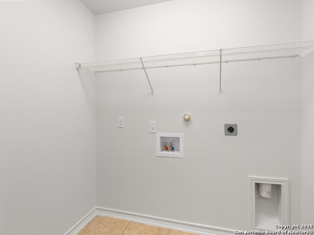 Listing photo id 28 for 4135 Woodbridge Way