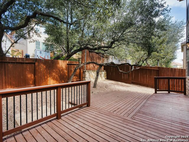 Listing photo id 31 for 4135 Woodbridge Way