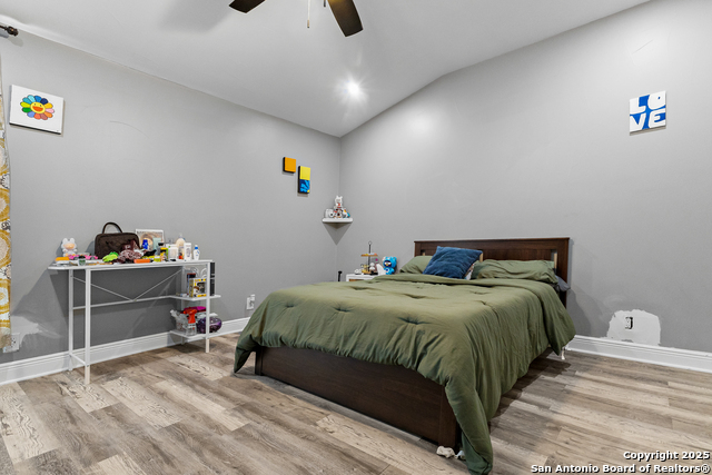 Listing photo id 9 for 3212 Perez  