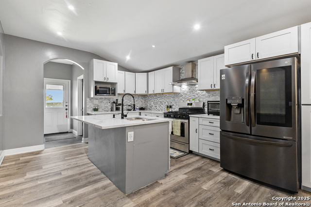 Listing photo id 6 for 3212 Perez  