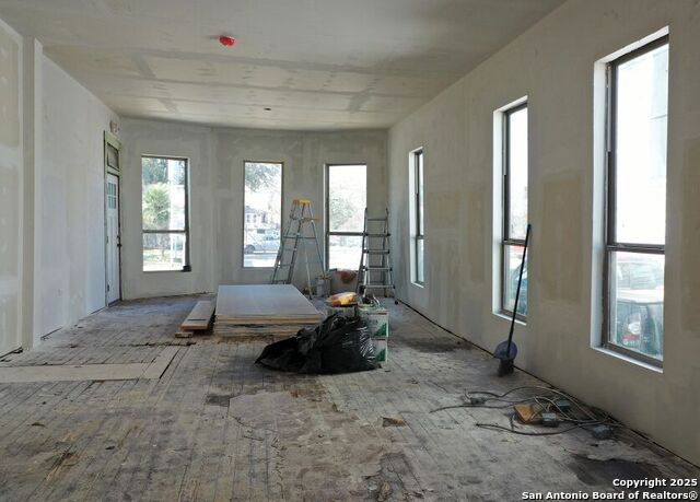 Image 4 of 8 For 1234 Saint Marys S