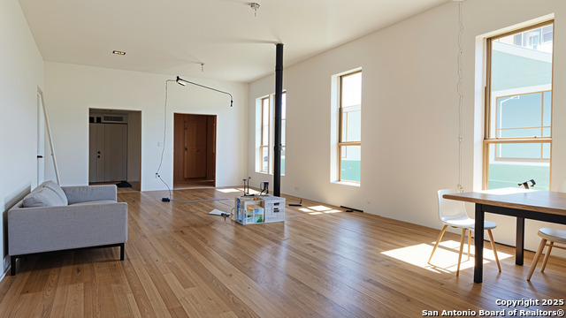 Image 5 of 8 For 1234 Saint Marys S