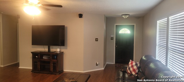 Image 9 of 19 For 7006 Raintree