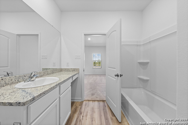 Listing photo id 17 for 4507 Caracara Court