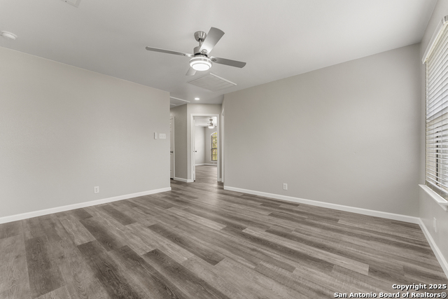 Listing photo id 23 for 14946 Turret Run