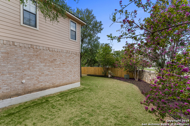 Listing photo id 36 for 14946 Turret Run