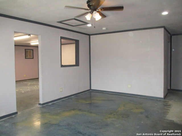 Listing photo id 3 for 10154 Culebra  102