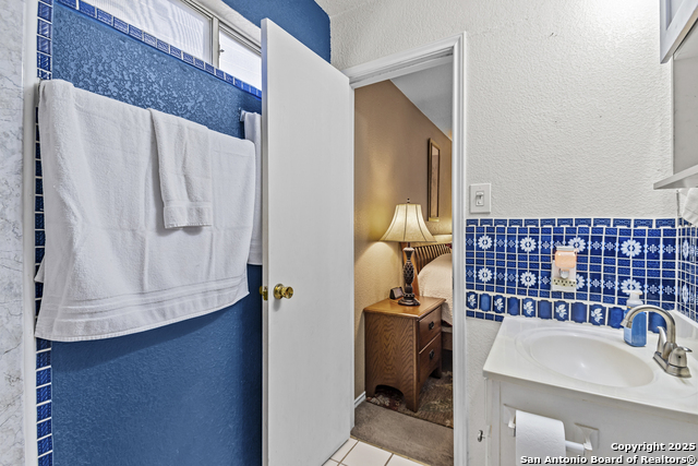 Image 21 of 37 For 8255 April Bnd