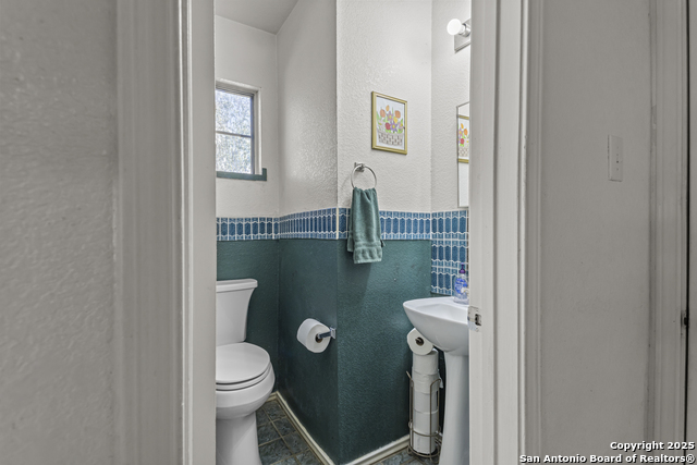 Image 31 of 37 For 8255 April Bnd