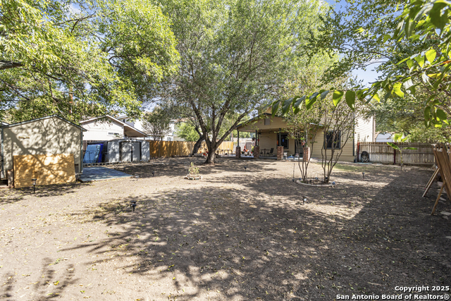 Image 35 of 37 For 8255 April Bnd