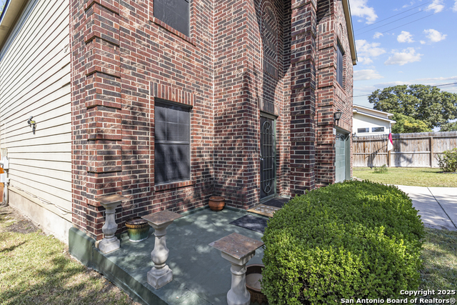 Image 4 of 37 For 8255 April Bnd