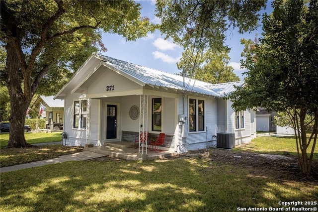 Details for 271 Willow Avenue S, New Braunfels, TX 78130