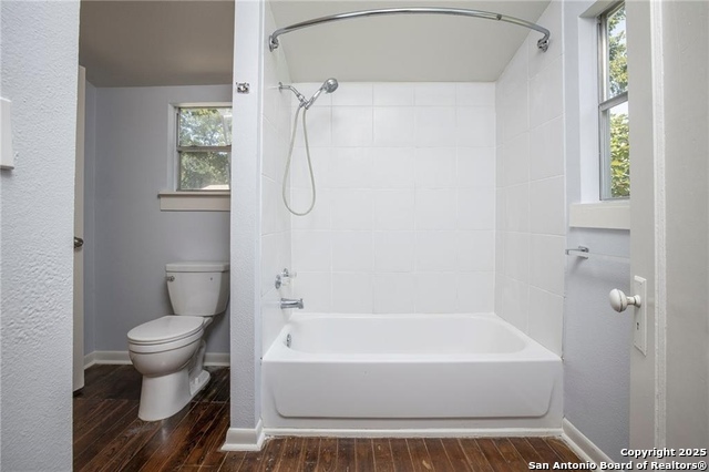 Image 10 of 22 For 271 Willow Avenue S