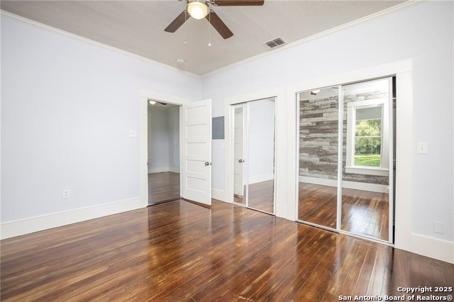 Image 11 of 22 For 271 Willow Avenue S