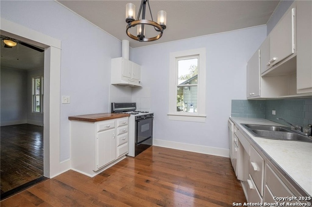 Image 17 of 22 For 271 Willow Avenue S