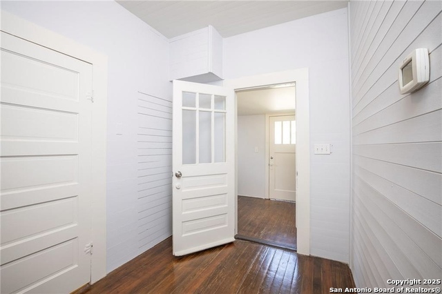 Image 18 of 22 For 271 Willow Avenue S