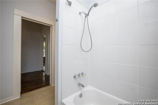 Image 21 of 22 For 271 Willow Avenue S