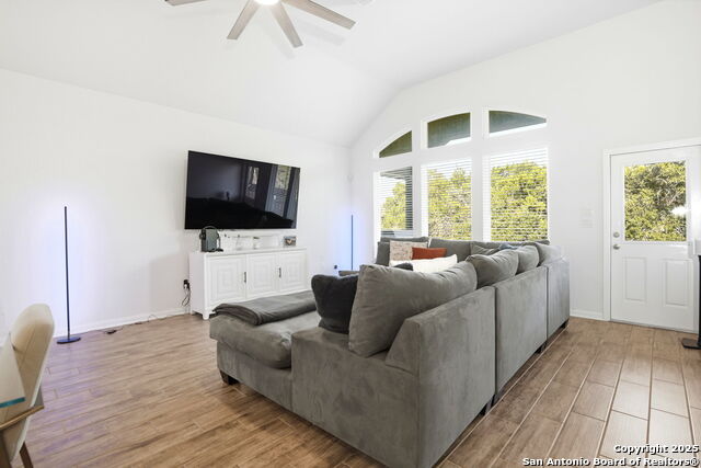 Image 11 of 29 For 25046 Las Pilas