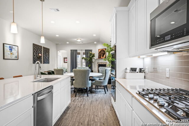 Listing photo id 9 for 2263 Bluewood