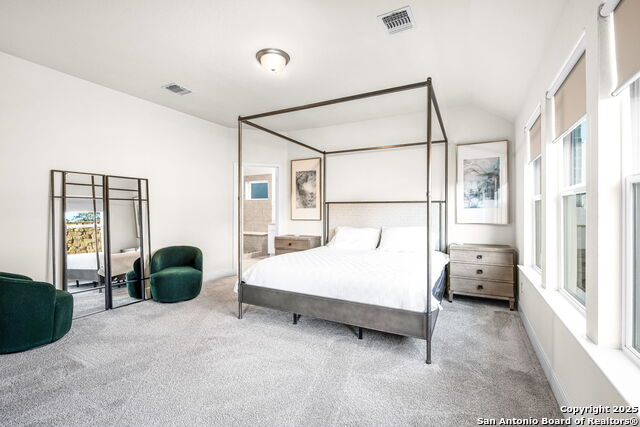 Listing photo id 18 for 2263 Bluewood